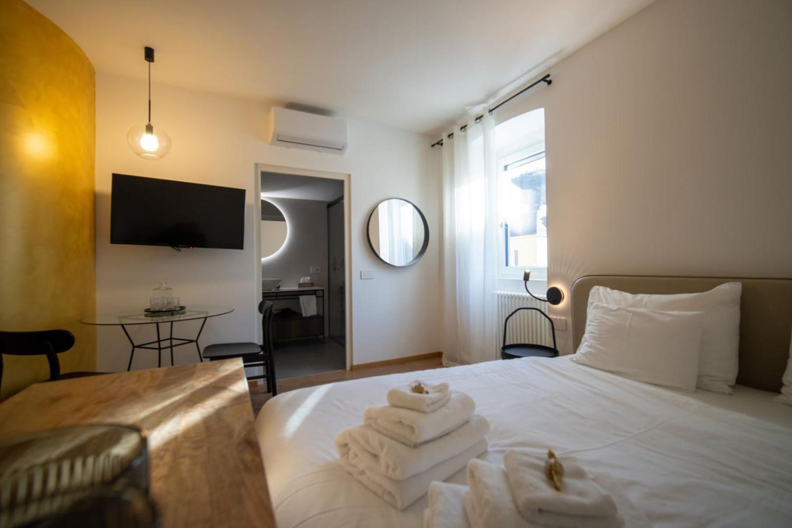 Guesthouse Diwine Merano Exterior photo A room at the hotel