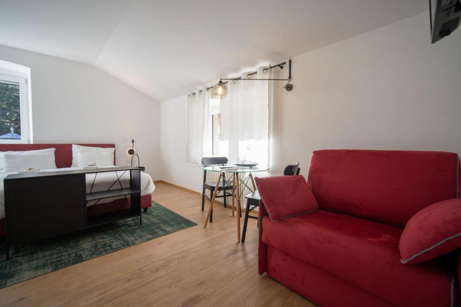Guesthouse Diwine Merano Exterior photo A studio apartment in Madrid, Spain