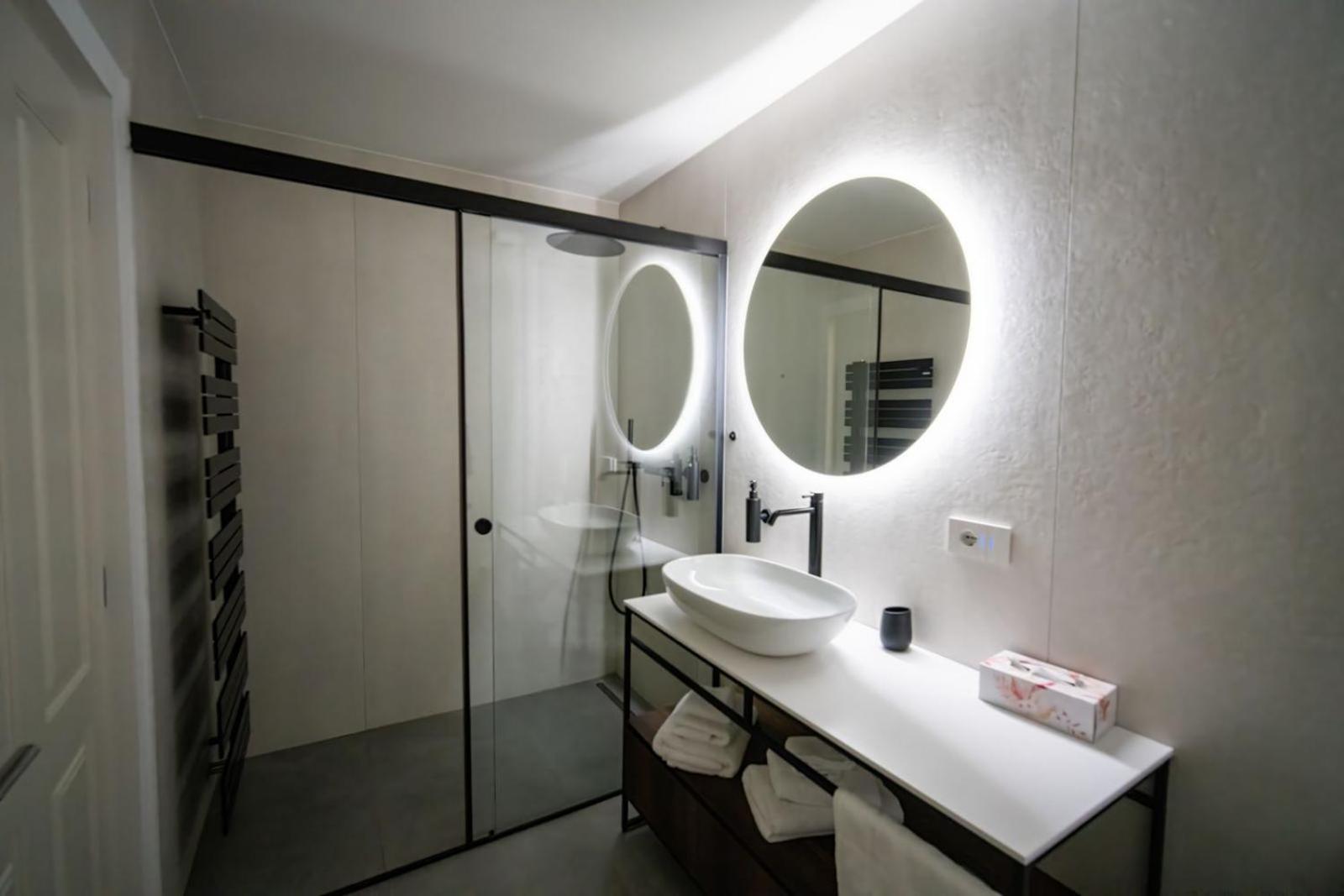 Guesthouse Diwine Merano Exterior photo Bathroom with a shower enclosure